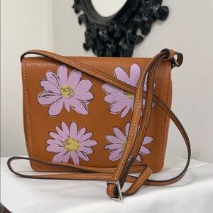 Vera Bradley Tan Leather Crossbody Bag with Purple Floral Design 🎀🎀🎀